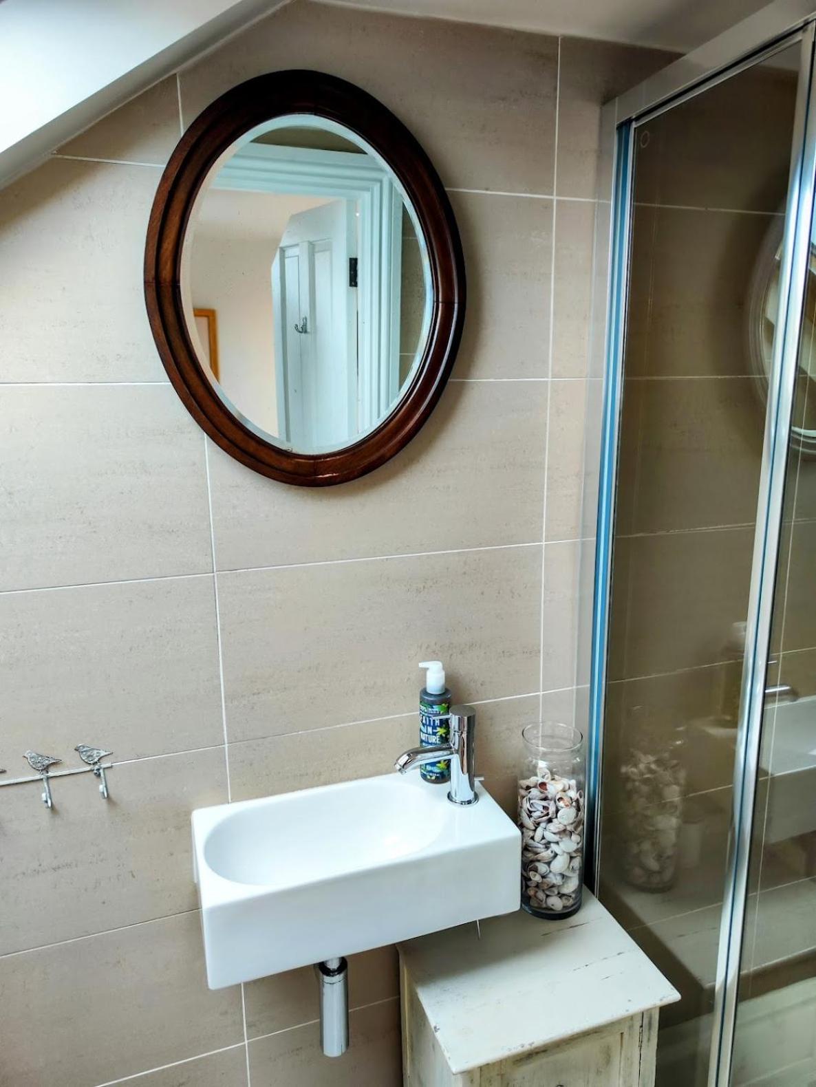 Large Light Loft Room - En Suite Hove Buitenkant foto